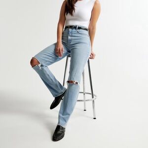Abercrombie Curve Love Ultra High Rise 90’s Straight Jean. Size 27.
